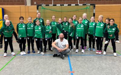 Neue Trainingsanzüge für die weibliche E-Jugend der Union 92 Halle